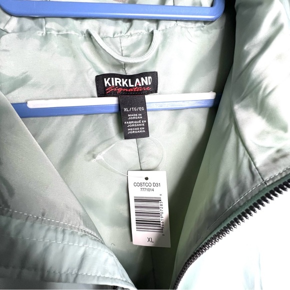 Kirkland Women’s Windbreaker Jacket - Picture 3 of 5